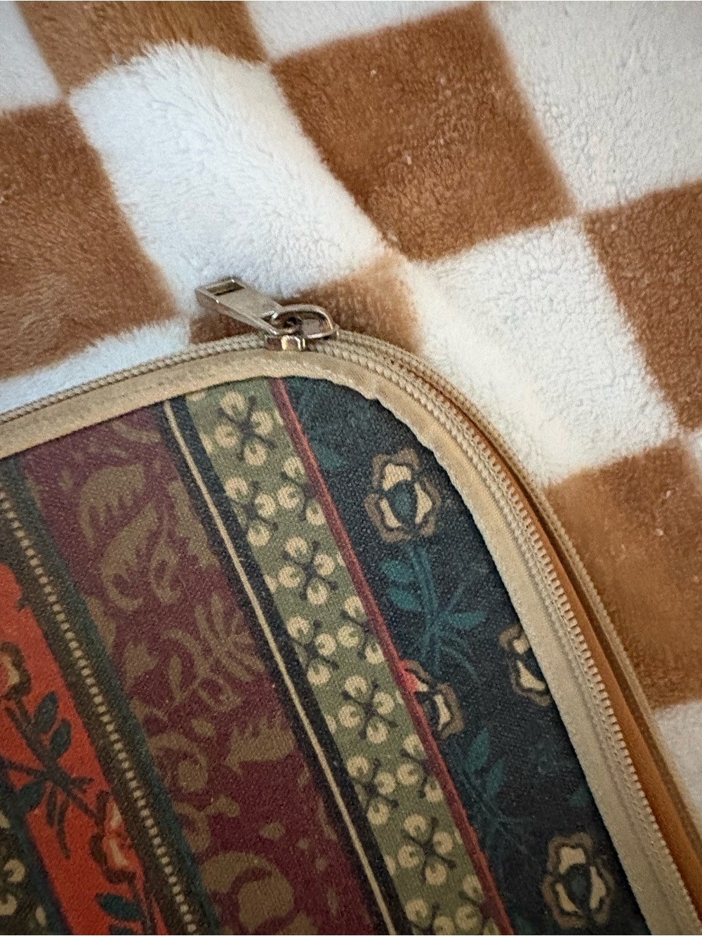 Striped Multicolor Travel laptop Pouch - Women Bags - Picture 3 of 9